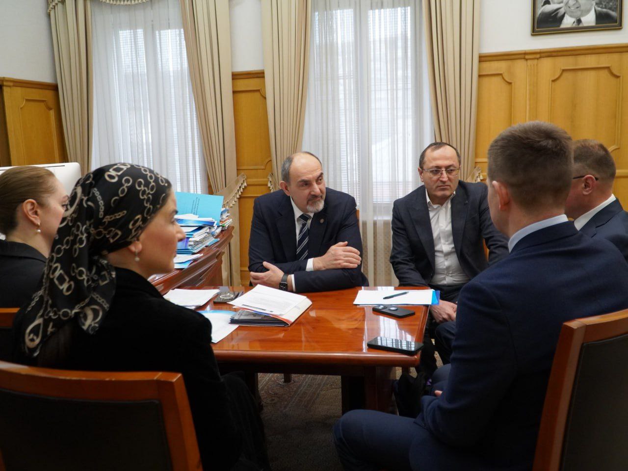 Министр образования и науки Республики Дагестан провел встречу с директором Федерального центра тестирования